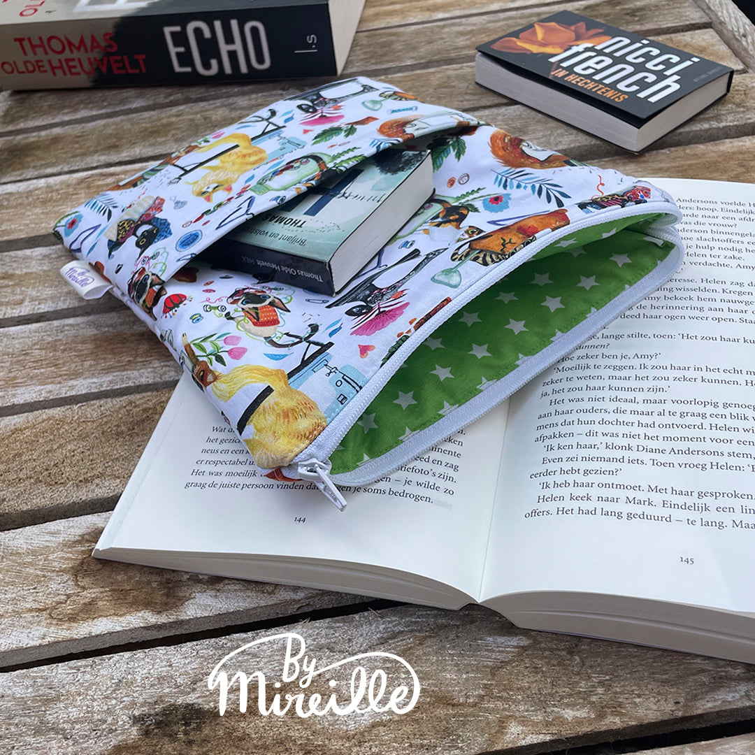 Boekenhoes (M/L) - Katten en naaimachines